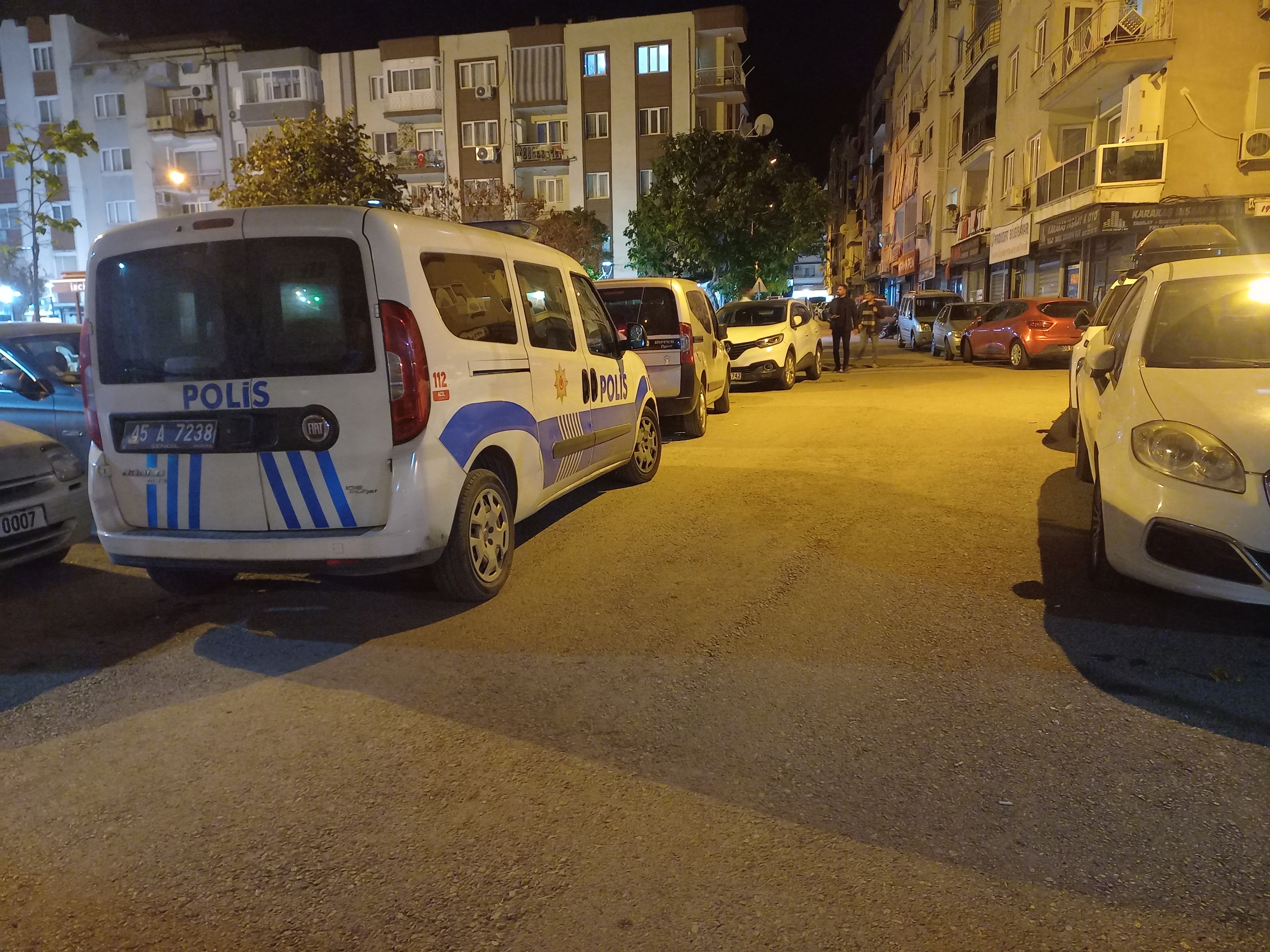 Manisa'da bir zanlı tartıştığı husumetlisini silahla yaraladı