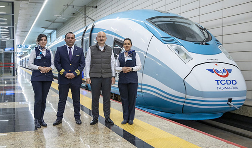 Bakan Karaismailoğlu, Uşak'taki Hızlı Tren Çalışmaları Hakkında Bilgiler Verdi