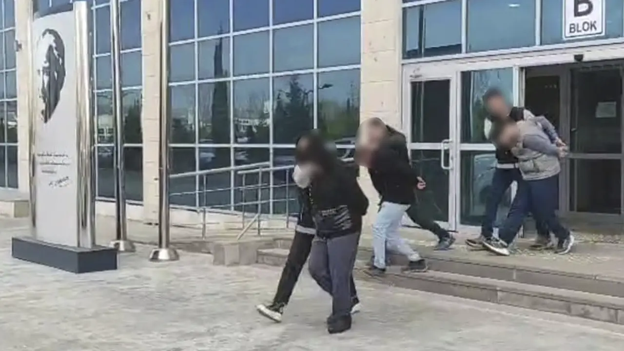 Denizli'de uyuşturucu operasyonunda yakalanan 3 şüpheli tutuklandı