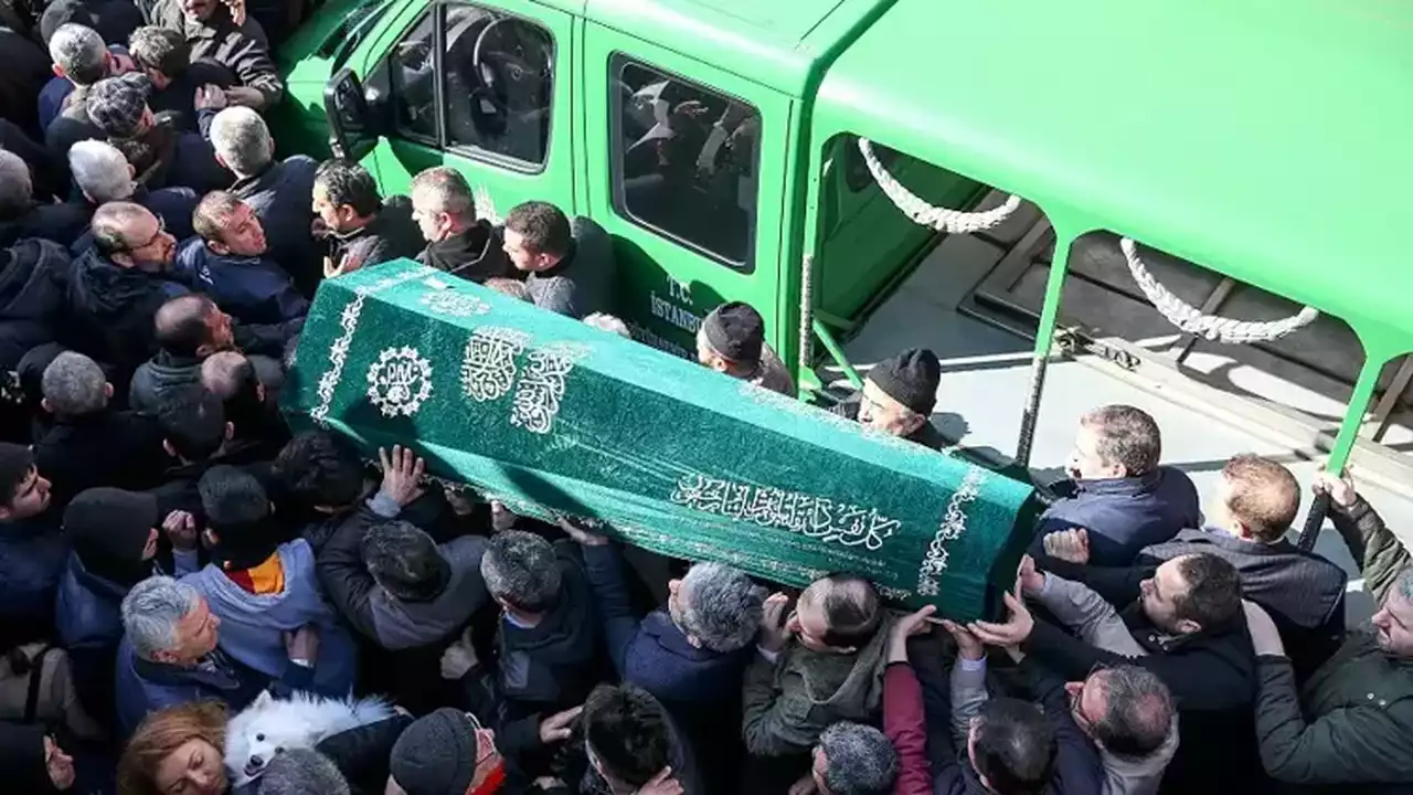 Fatih'te zehirlenme şüphesiyle ölen Servet Böcek'in cenazesi Afyonkarahisar'da defnedildi