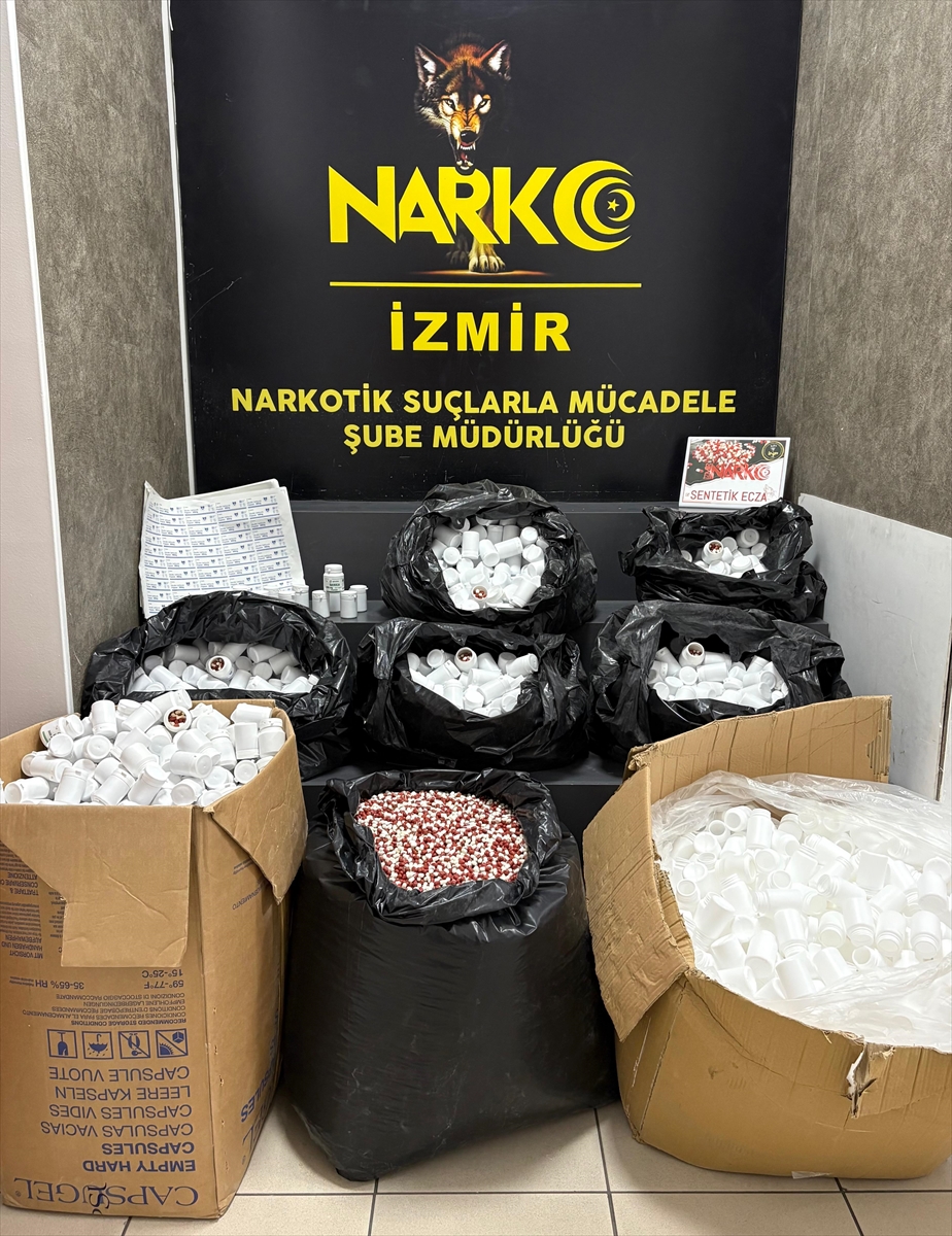 İzmir'de 316 bin 760 uyuşturucu hap ele geçirildi