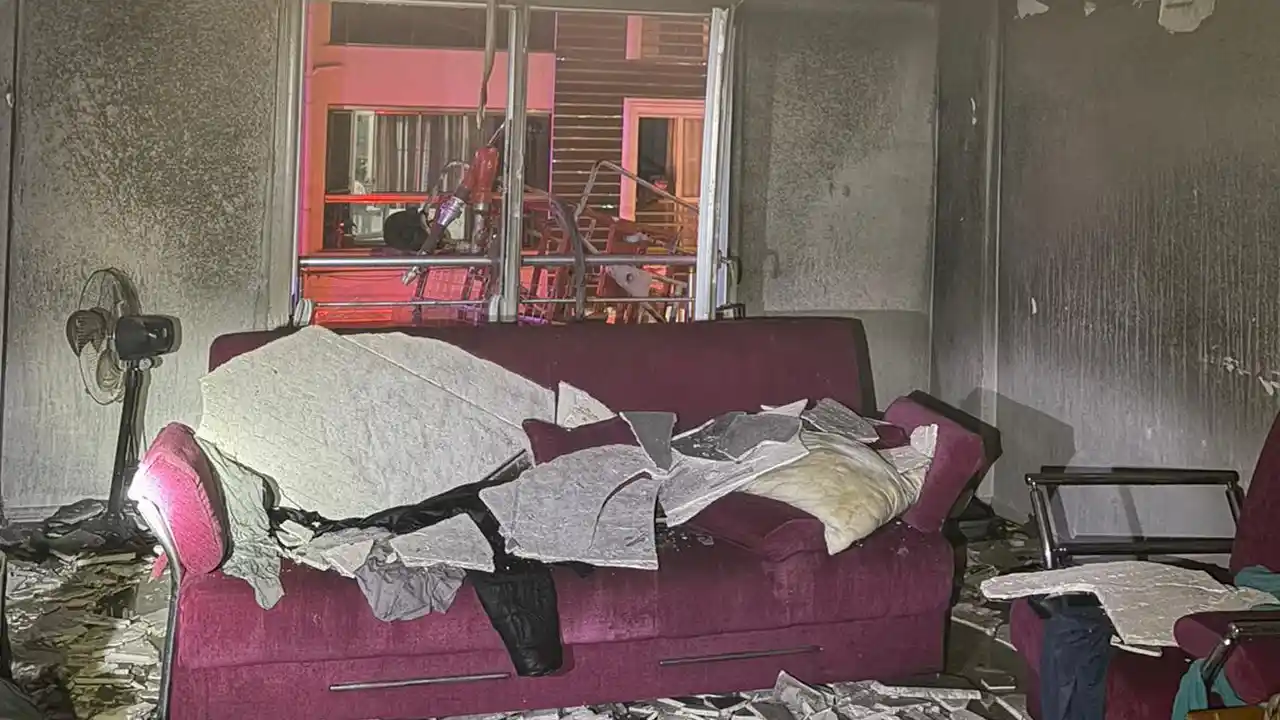 Eşme'de Apartmanın Birinci Katında Yangın Çıktı
