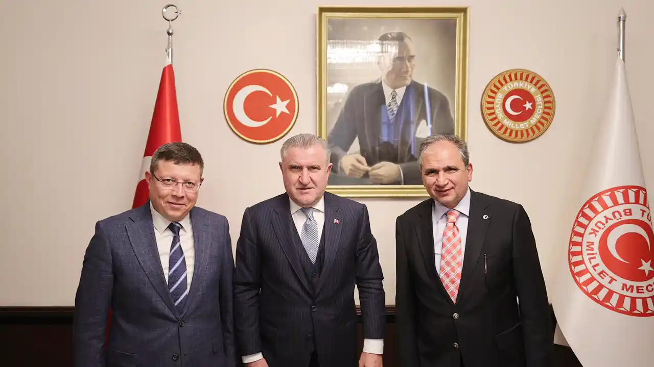 Ak Parti Uşak Milletvekillerinden Bakan Aşkın Bak'a Ziyaret