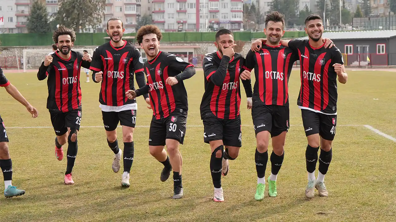 Uşakspor, Türk Metal Maçından Kareler