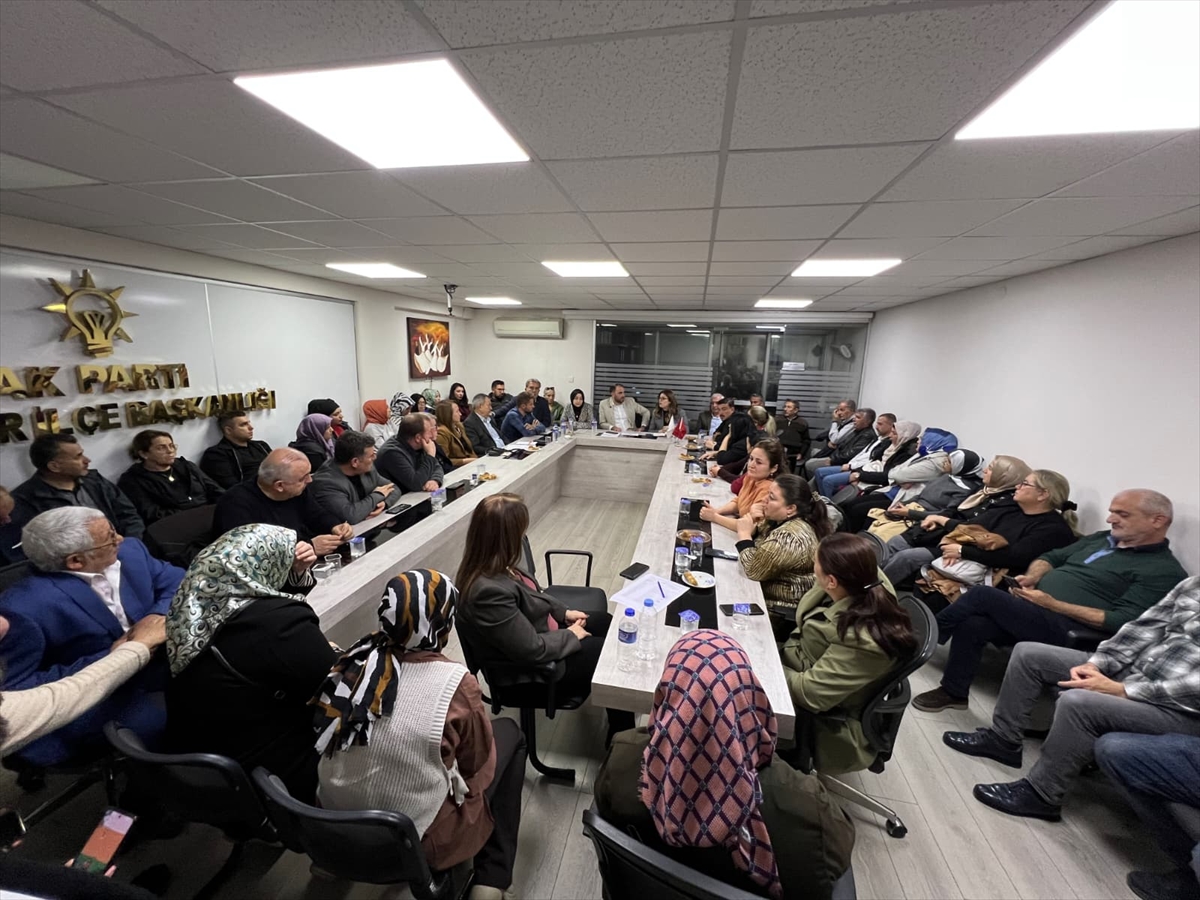 AK Parti'li Yaşadı'dan Gaziemir Belediye Başkanı Işık'a 'trafik ve otopark' eleştirisi