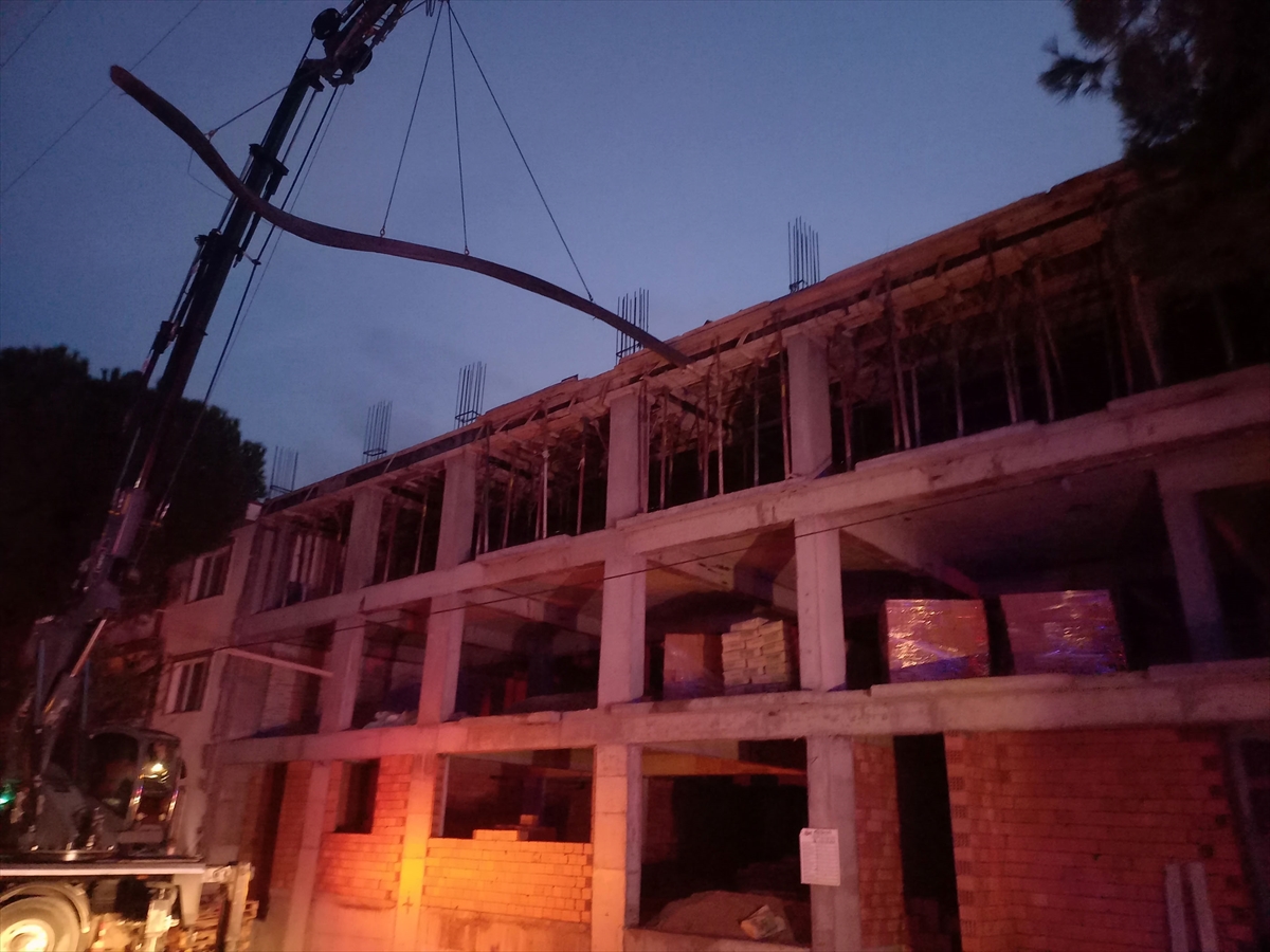 Manisa'da elektrik akımına kapılan vinç operatörü öldü