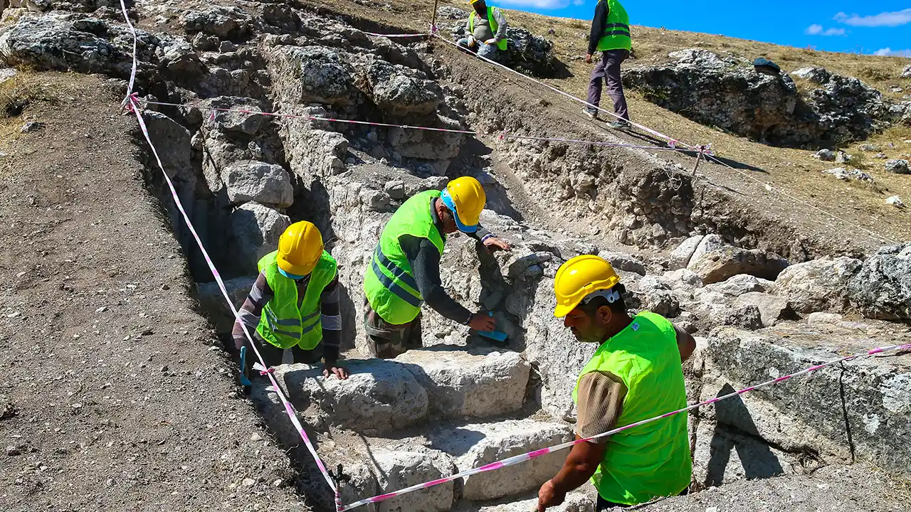 Blaundos'ta 2 bin Yıllık Stadyum Gün Yüzüne Çıkarılıyor