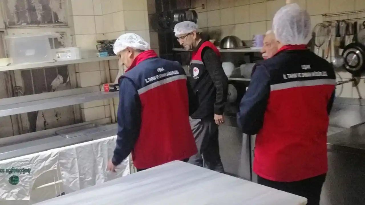 Uşak’ta Riskli Gıdalara Geçit Yok: Denetimler Sıkılaştırıldı