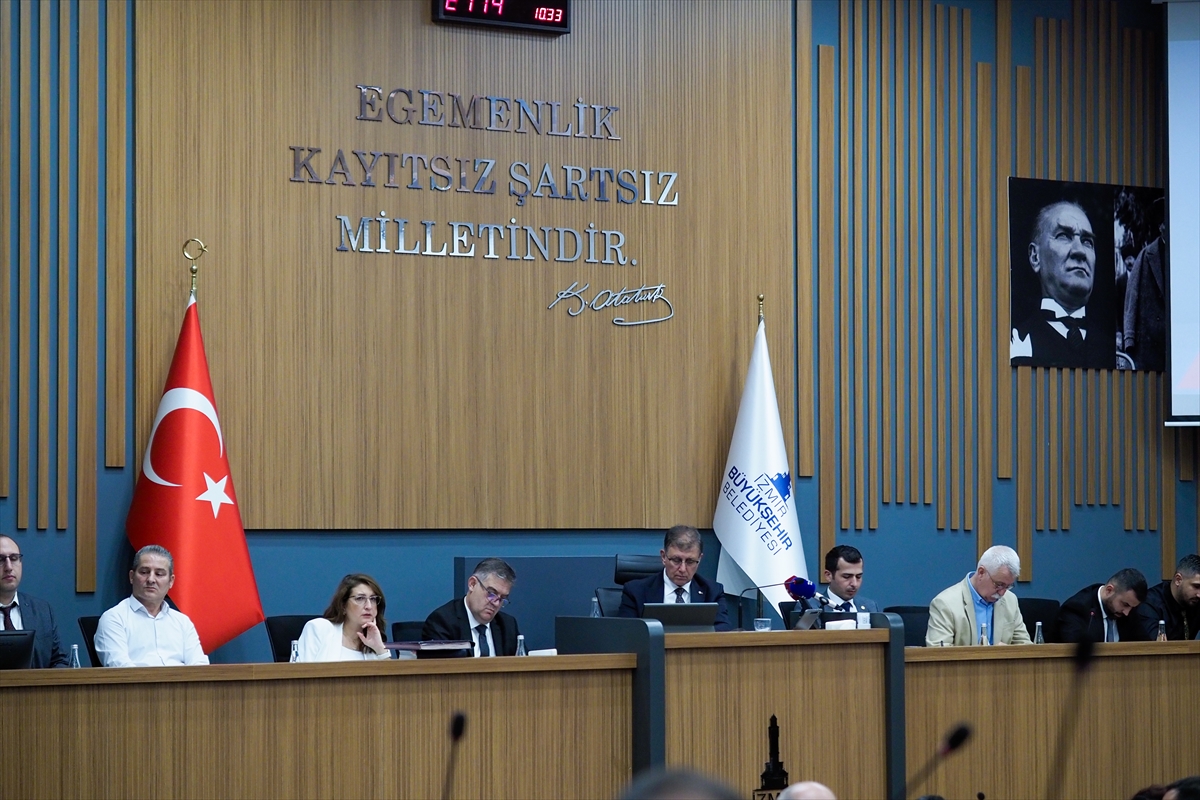 İzmir Büyükşehir Belediyesinin 110 milyar liralık 2026 yılı bütçesi kabul edildi