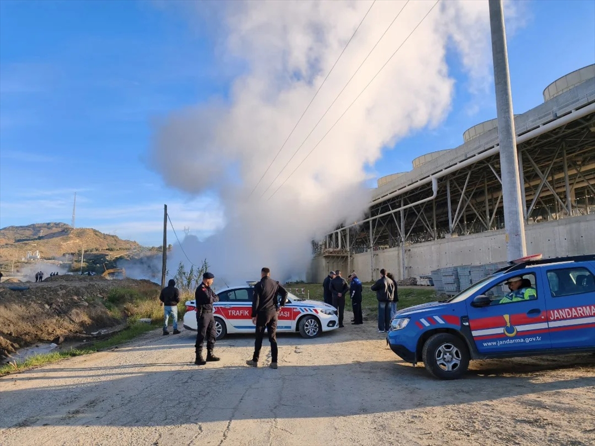 Aydın'da jeotermal tesise ait sıcak su boru hattı patladı