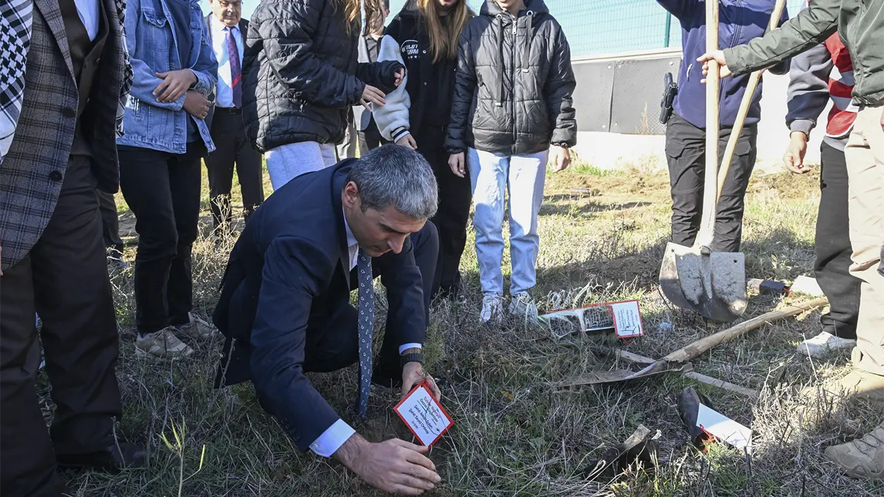 Uşak’ta Şehitler ve Gazze İçin Fidanlar Toprakla Buluştu