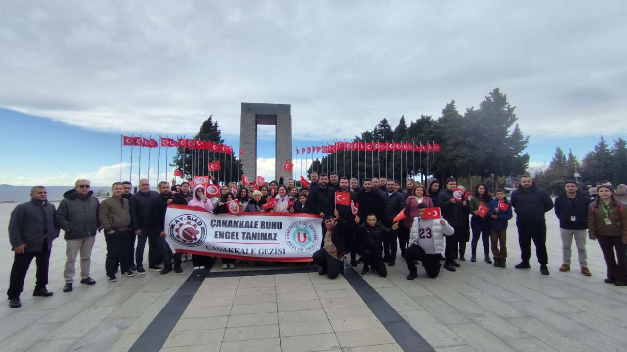 Aydınlı özel öğrenciler Çanakkale Şehitliği'ni gezdi