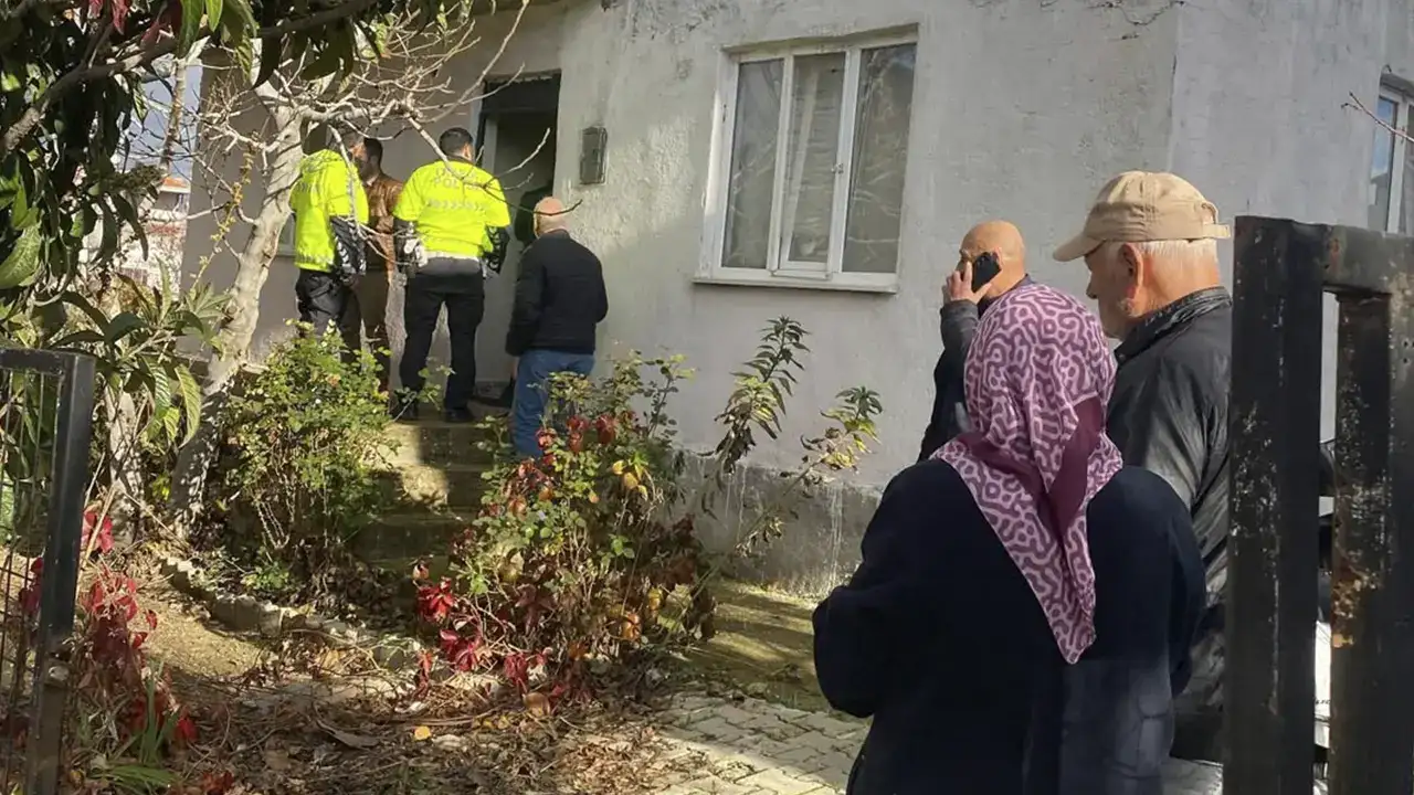Eşme'de 65 Yaşındaki Mustafa Tekin Evinde Ölü Halde Bulundu