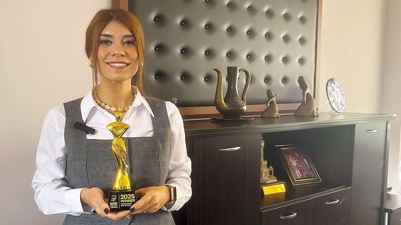 İzmirli Didem öğretmen, projeleriyle İngiltere'den ödülle döndü