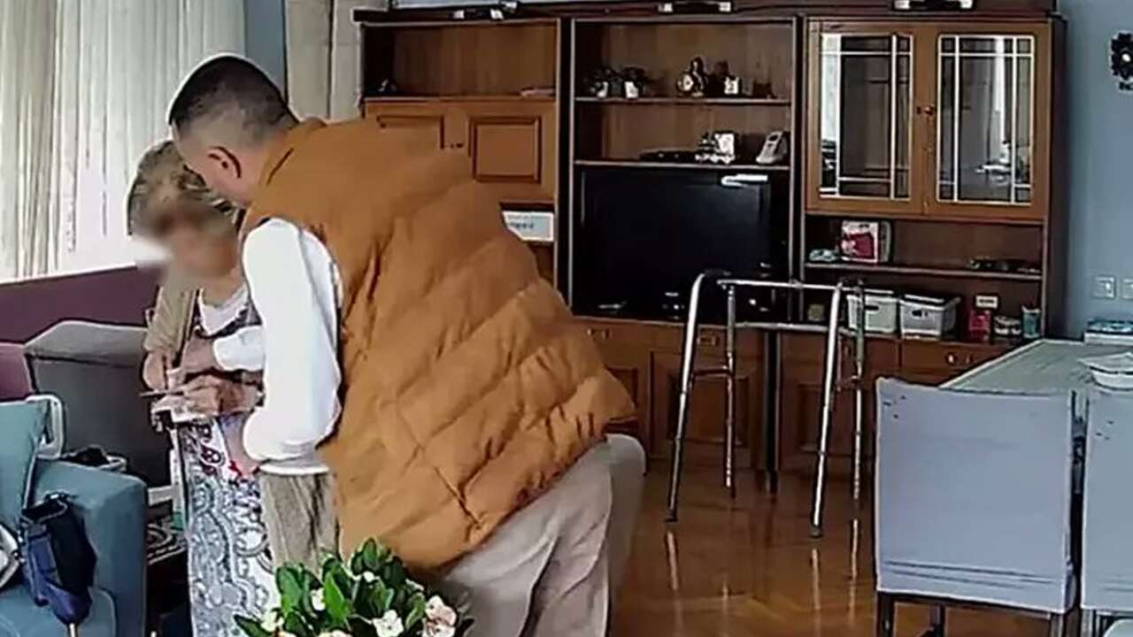 İzmir'de manda yoğurdu satma bahanesiyle tırnakçılık yapan zanlı tutuklandı