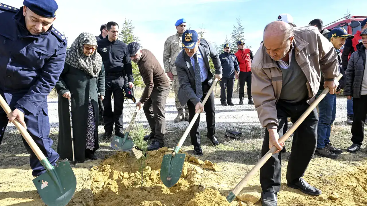 Uşak’ta Şehitler Anısına 150 Fidan Dikildi