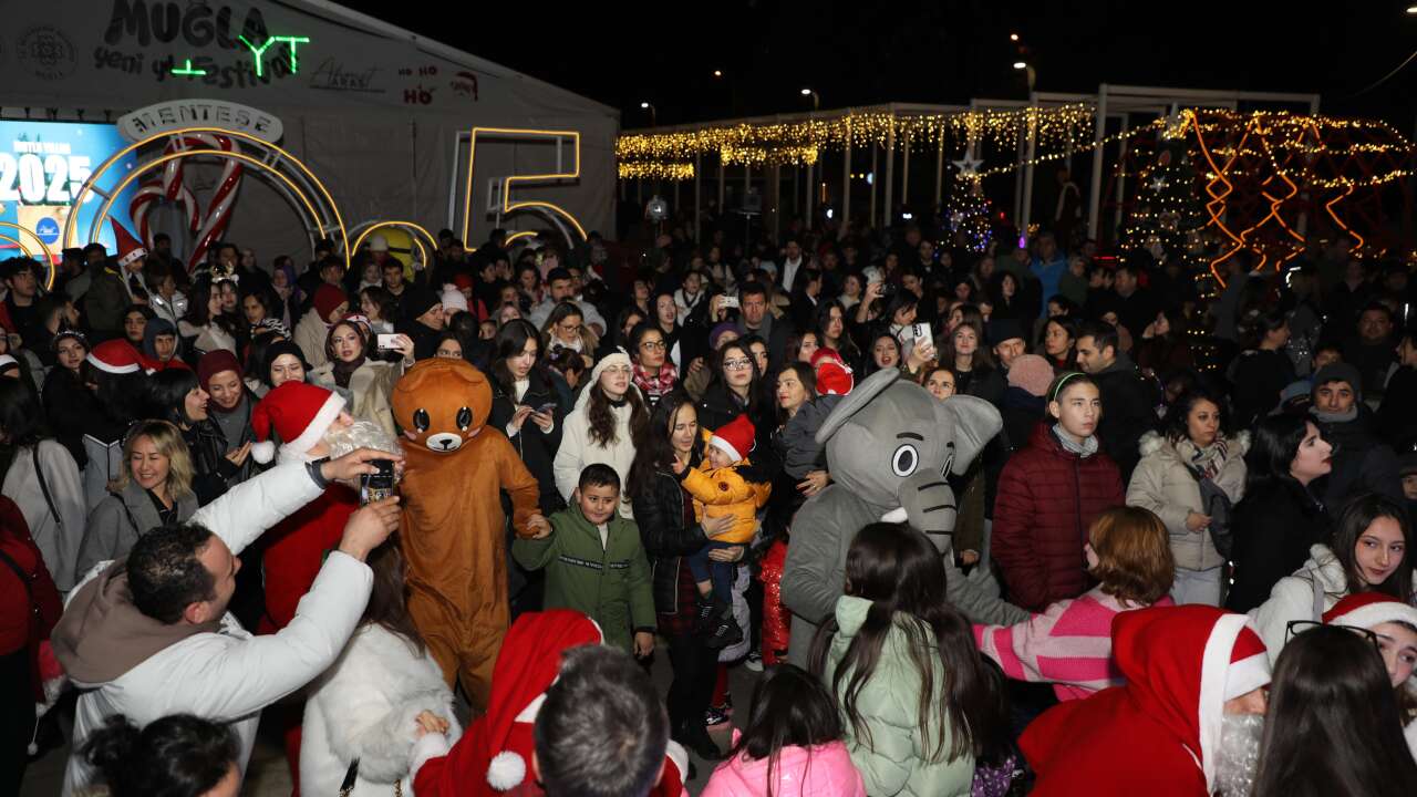 "Marmaris Yeni Yıl Festivali" başladı