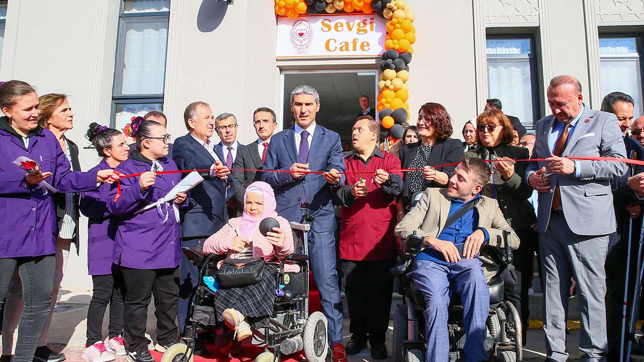 Sevgi Kafe Uşak’ta Hizmete Girdi