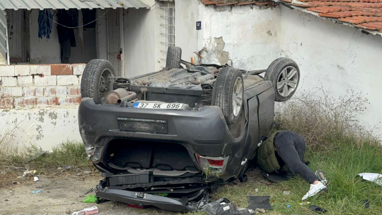 Aydın'da devrilen otomobilin sürücüsü yaralandı