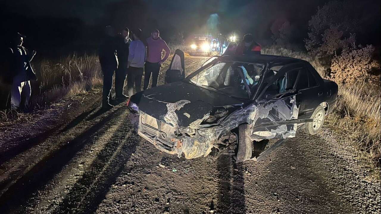 Ulubey'de Traktör İle Otomobil Çarpıştı; 3 Yaralı