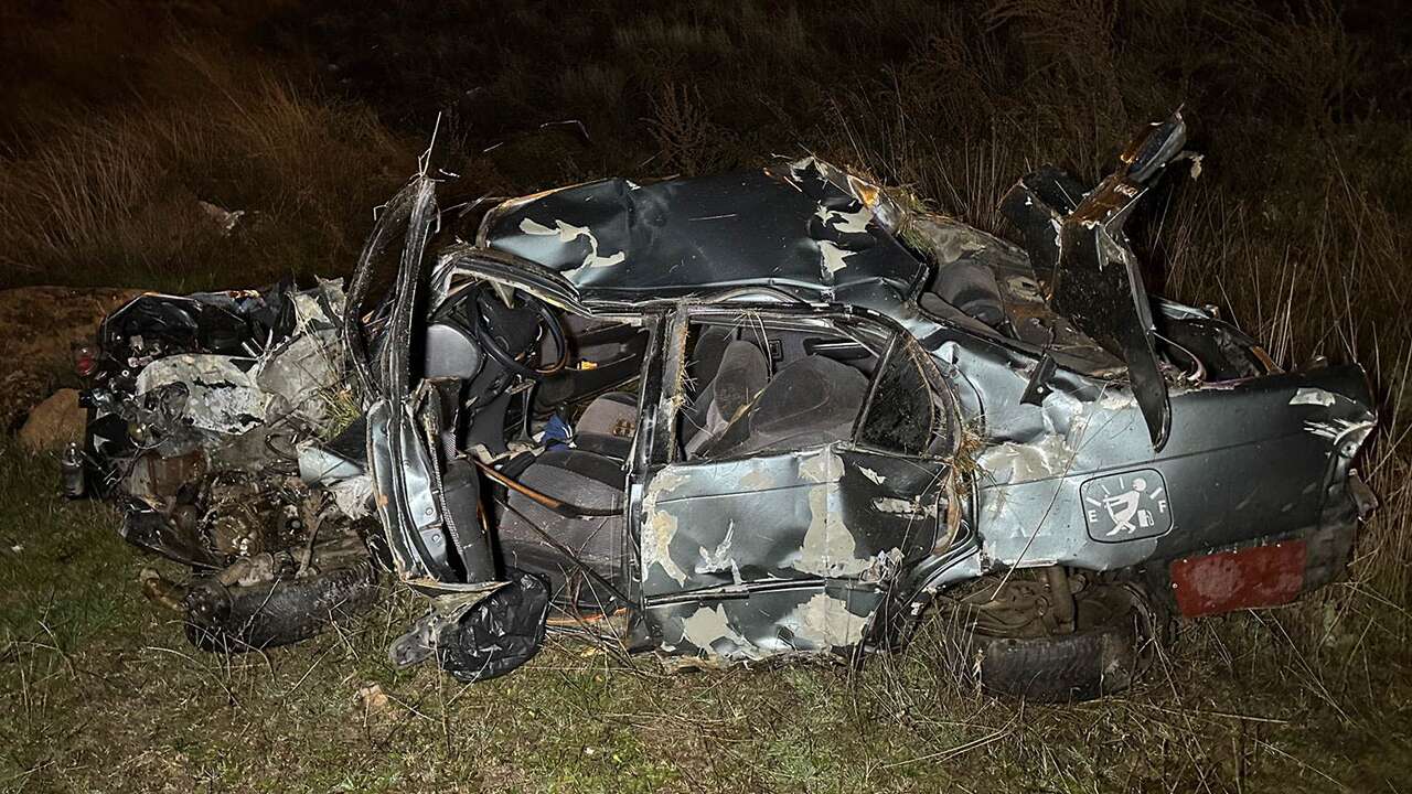 Uşak'ta Otomobil şarampole devrildi; 2 Ölü, 1 Yaralı