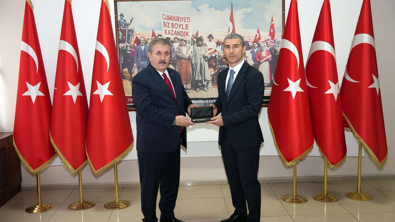 BBP Genel Başkanı Destici, Uşak'ta ziyaretlerde bulundu