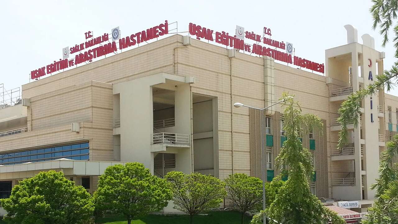Uşak’ta vinçten düşen operatör yaralandı