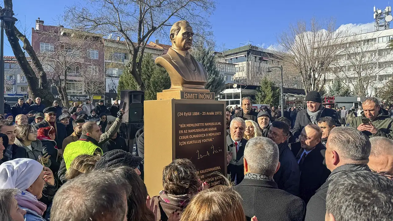 Uşak'ta su yok, ama olsun heykelimiz var
