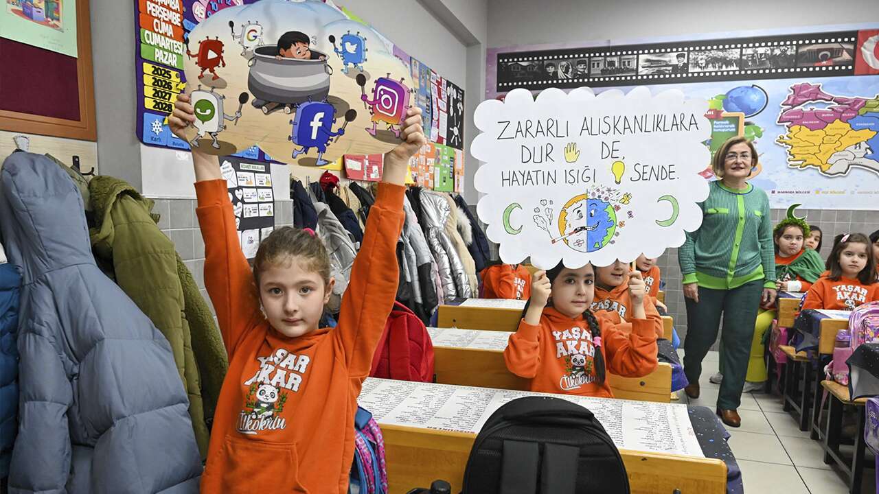 Uşak'ta 63 bin öğrenciye bağımlılıkla mücadele anlatıldı