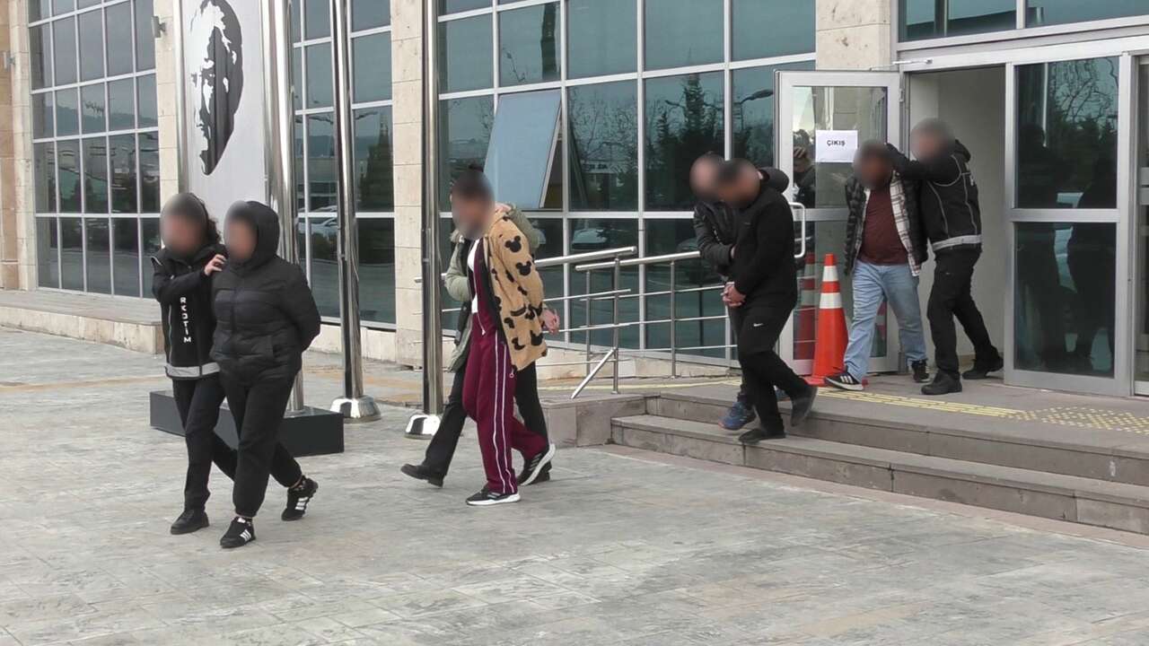 Uşak'ta 760 kullanımlık bonzai ele geçirildi
