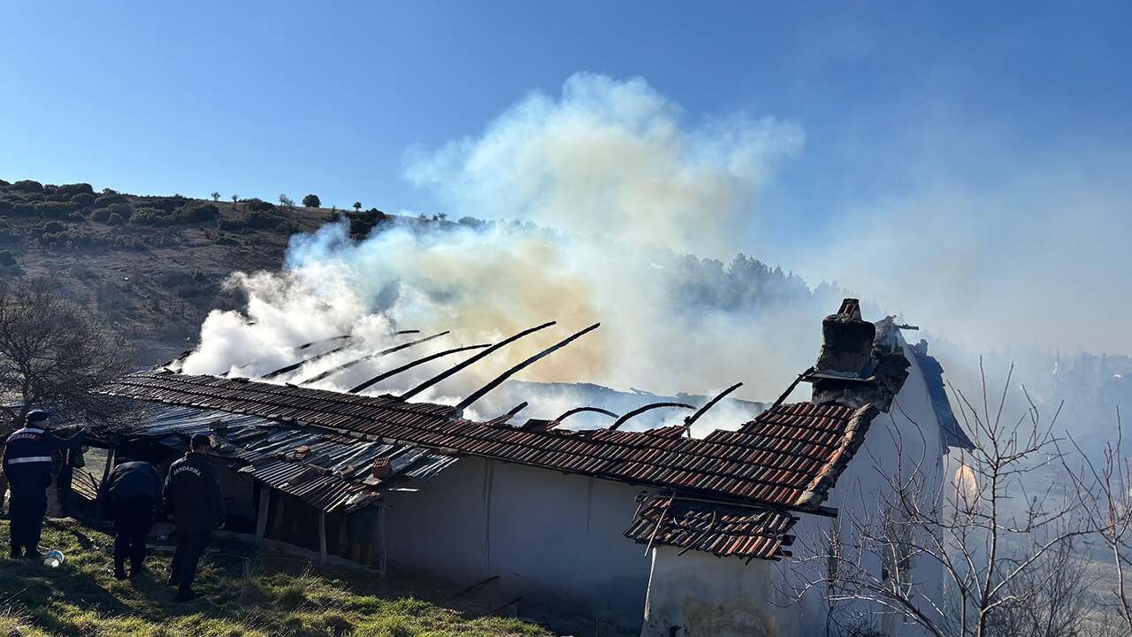 Ulubey’de Ev Yangını: 1 Ölü, 1 Yaralı