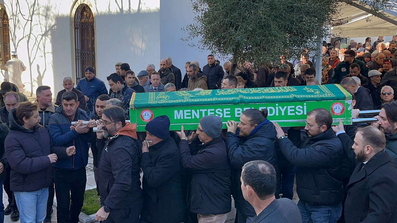 Muğla'da tekne kazasında ölen kişinin cenazesi toprağa verildi