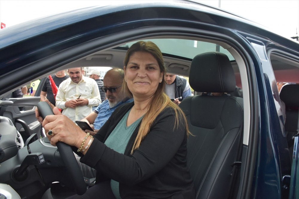 Türkiye'nin yerli otomobili Togg, Marmaris'te sergilendi