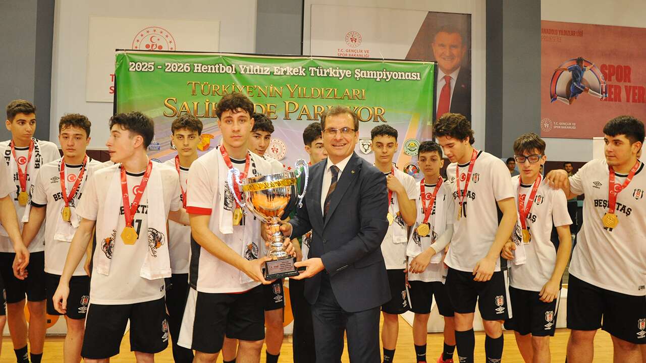 Hentbol Yıldız Erkekler Türkiye Şampiyonası'nda şampiyon Beşiktaş oldu