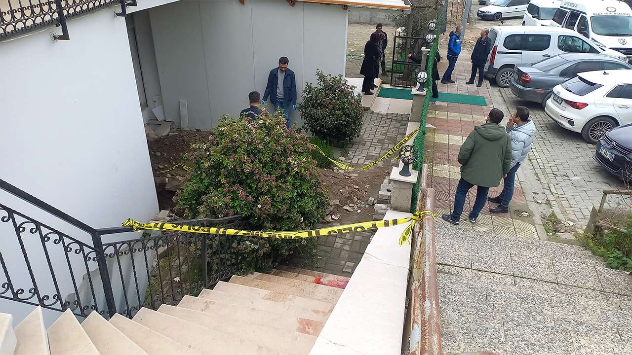 ​Manisa'da merdivenden düştüğü iddia edilen kişi öldü