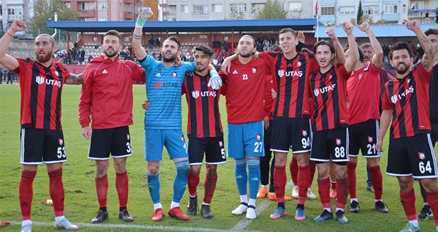 Ersin Aydın Kalesinde Devleşti, Uşakspor Playoff Şansını Sürdürdü