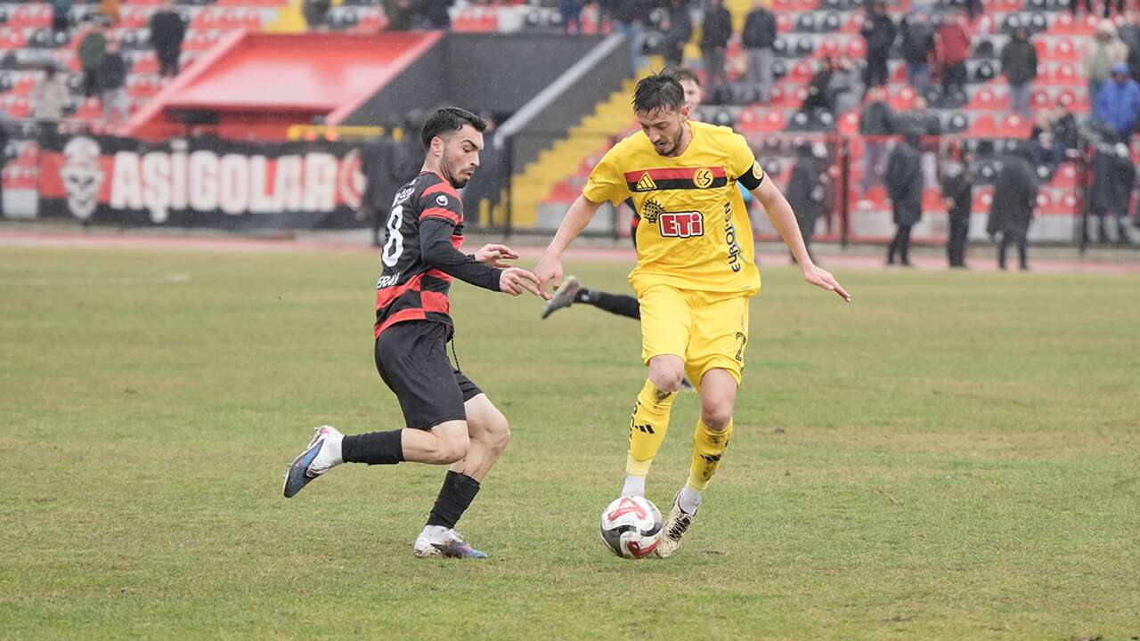 Uşakspor evinde Eskişehirspor’a 4-0 mağlup oldu