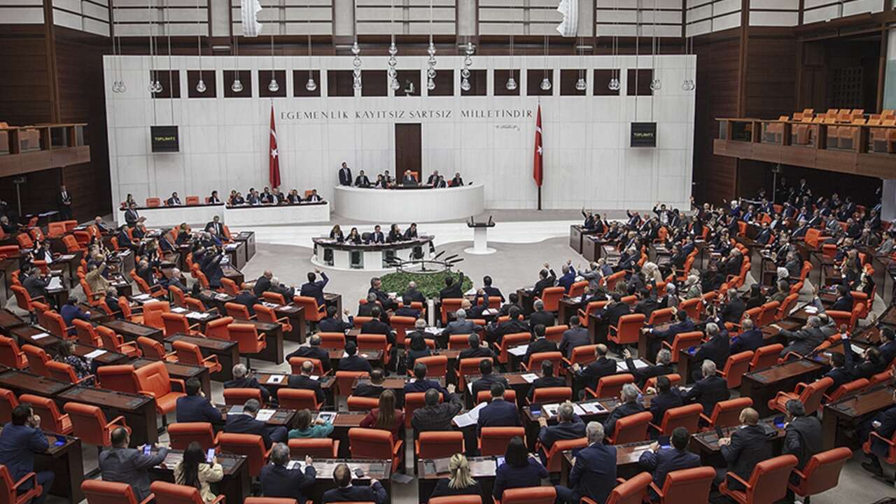 Uşak’ı da kapsayan yeni trafik cezaları Meclis’ten geçti