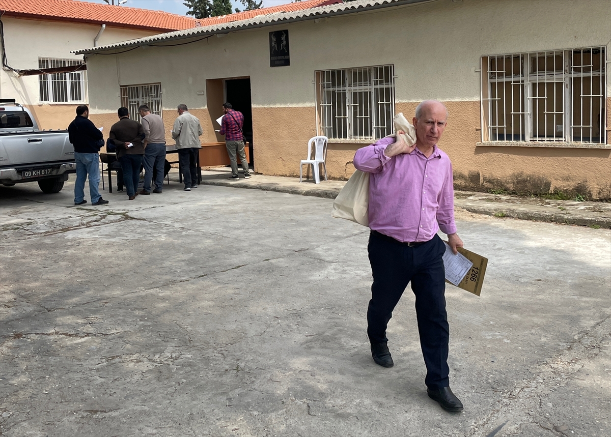 AYDIN - Seçim torbaları sandık kurullarına teslim edilmeye başlandı