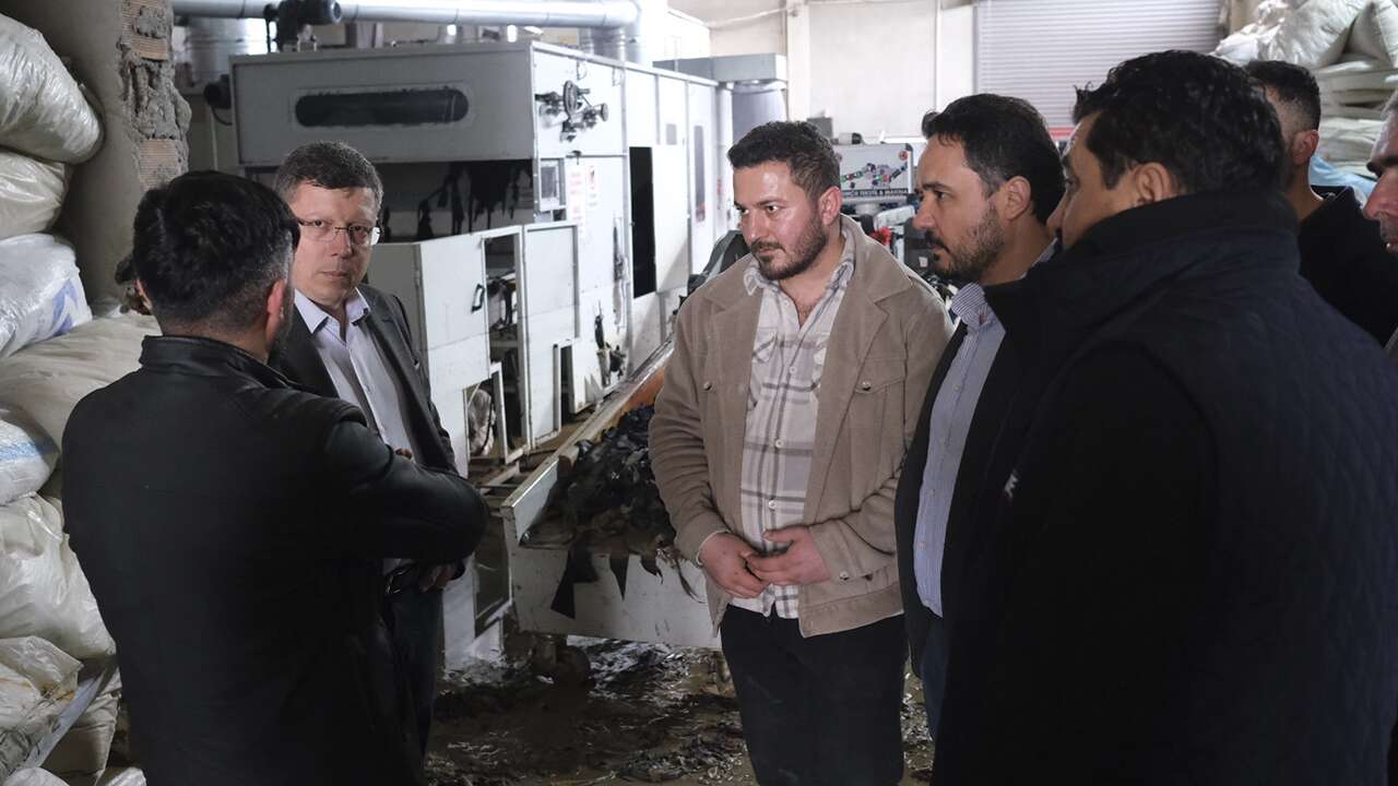 AK Parti Uşak heyeti Çanlı’da afetzedeleri ziyaret etti