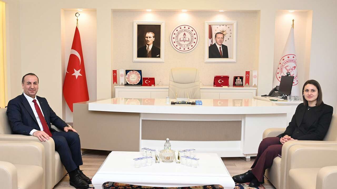 Kaymakam Yurt’tan Müdür Yücel’e İadei Ziyaret