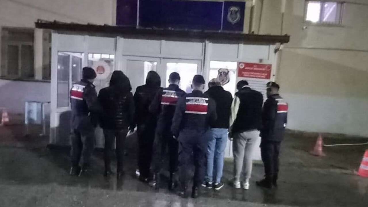 Karahallı’da tütün çalan 4 kişi tutuklandı