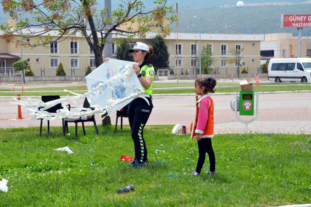 Muğla'da depremzede çocuklar için uçurtma etkinliği düzenlendi