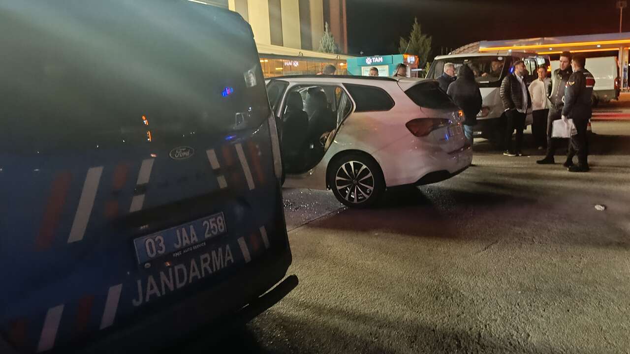 Afyonkarahisar'da park halindeki araçta bir kişi ölü bulundu