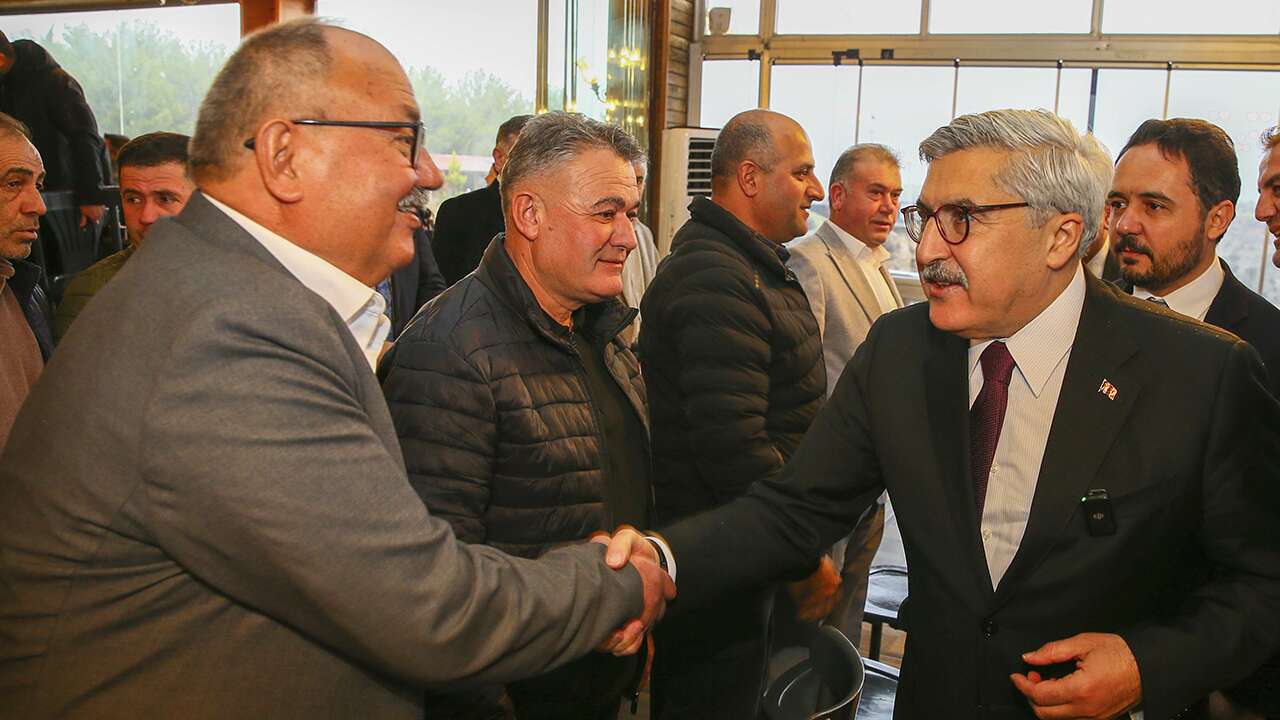AK Parti Genel Başkan Yardımcısı Yayman, Uşak'ta STK temsilcileriyle buluştu