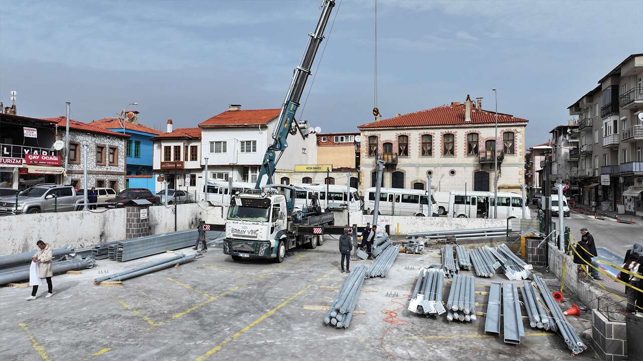 Mende Pazarı'nın üstü kapatılıyor!