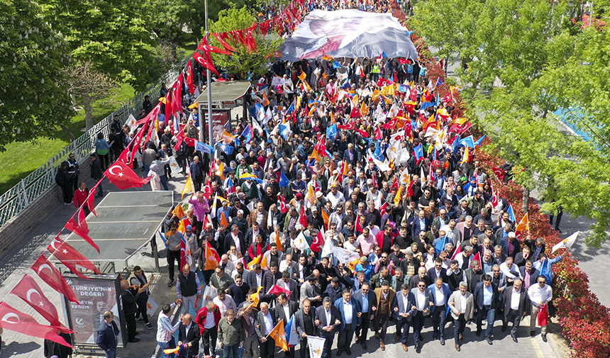 Ak Parti Uşak İl Başkanlığı Yürüyüş Düzenledi