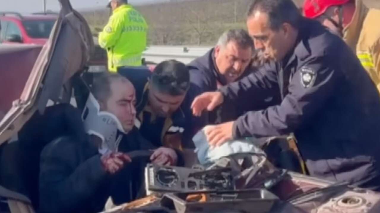Feci kazada sürücü ölümden döndü