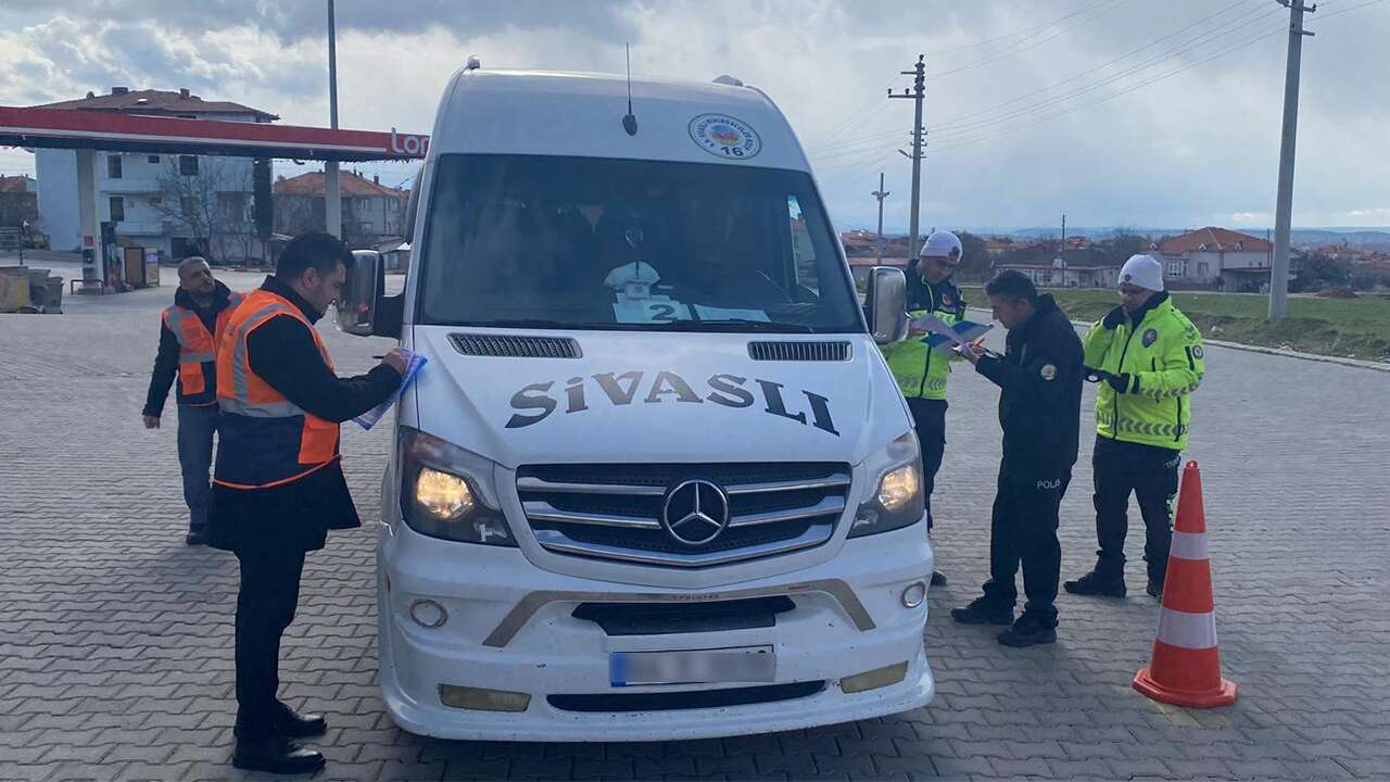 Sivaslı’da öğrenci servislerine sıkı denetim
