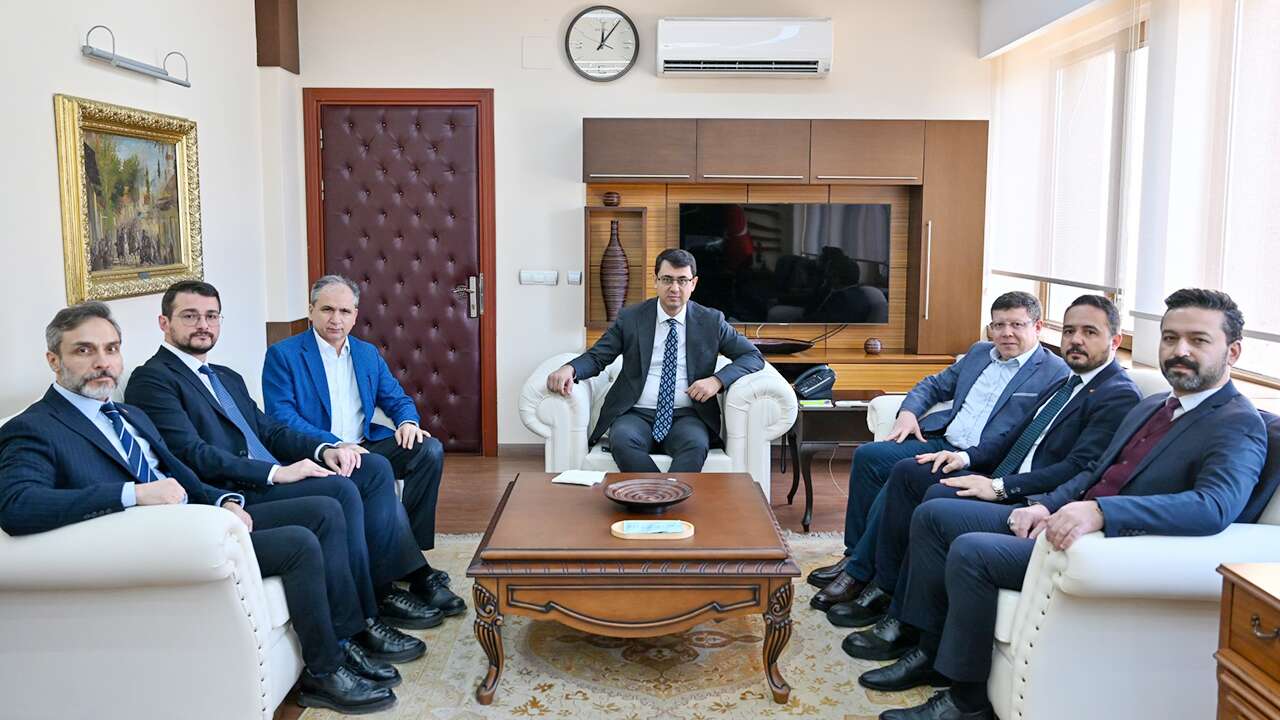 AK Parti Uşak'tan Vali Kartal'a Ziyaret